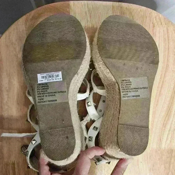 TORRID Studded Cage Platform Wedge size‎ 7WW - Picture 5 of 5